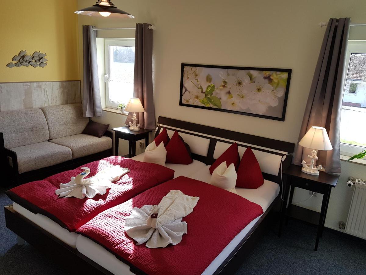 Landhotel Pathes Hof Volkenshagen ภายนอก รูปภาพ