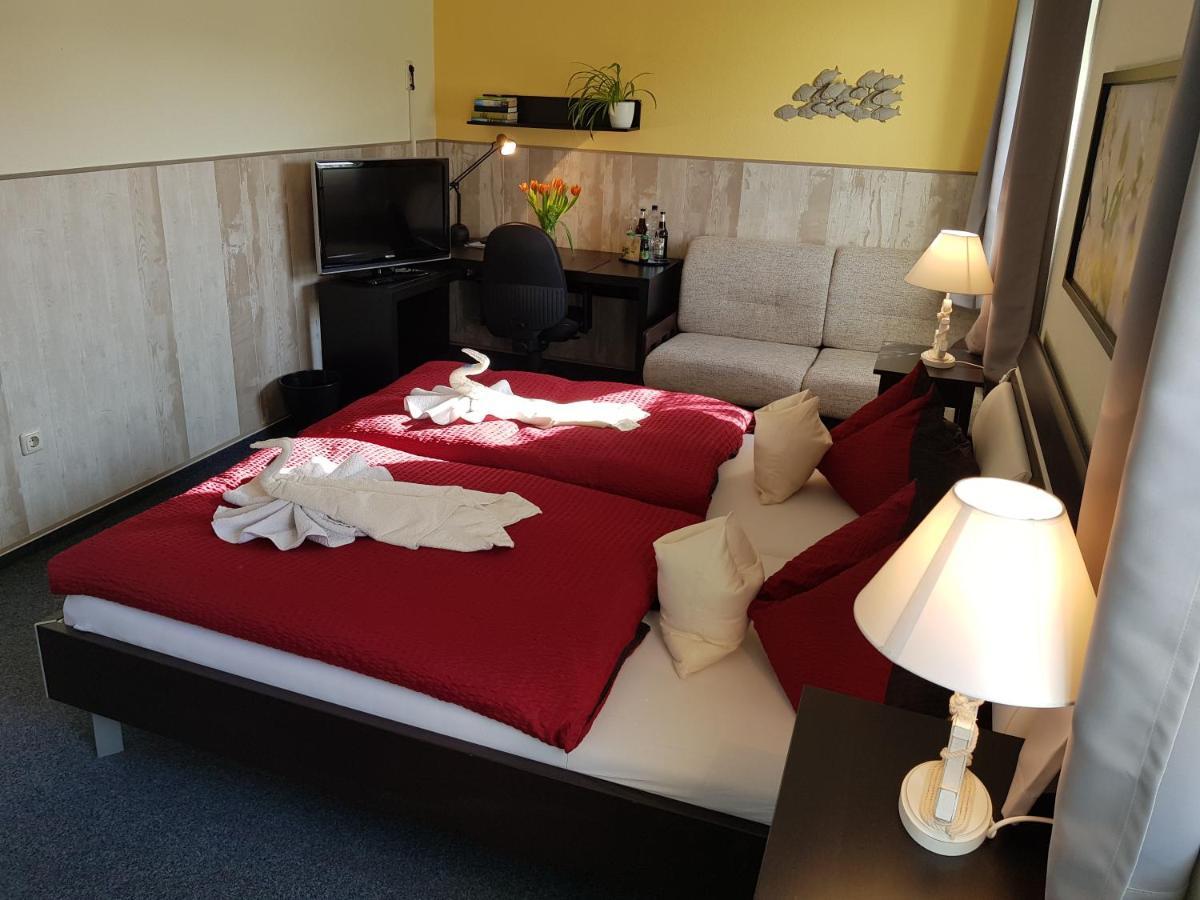 Landhotel Pathes Hof Volkenshagen ภายนอก รูปภาพ