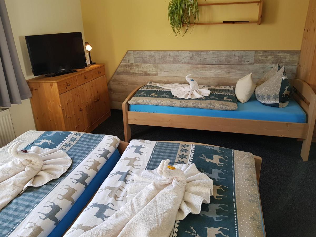 Landhotel Pathes Hof Volkenshagen ภายนอก รูปภาพ